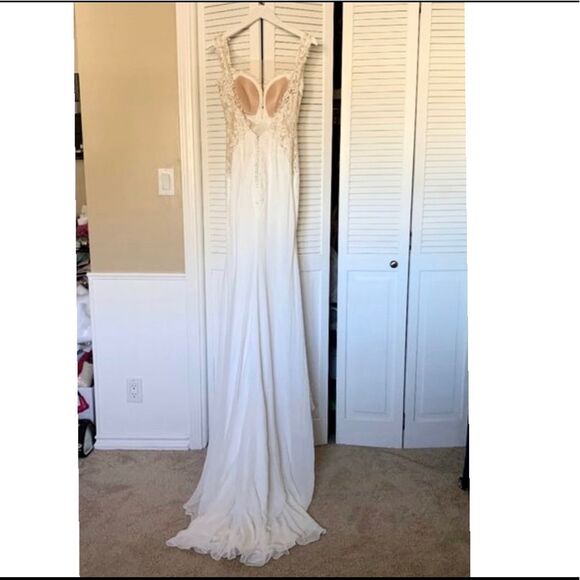 Sz 2 Wedding dress - Picture 5 of 16